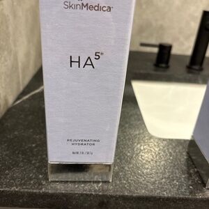SkinMedica HA5 serum